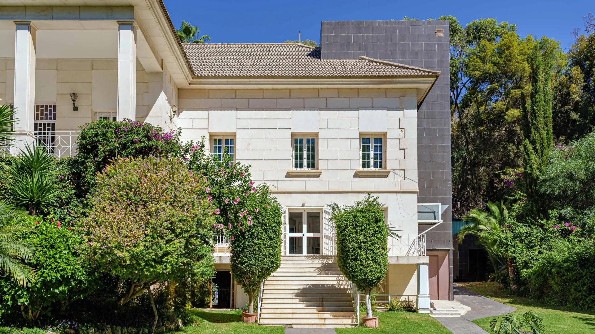 For sale El Limonar palace