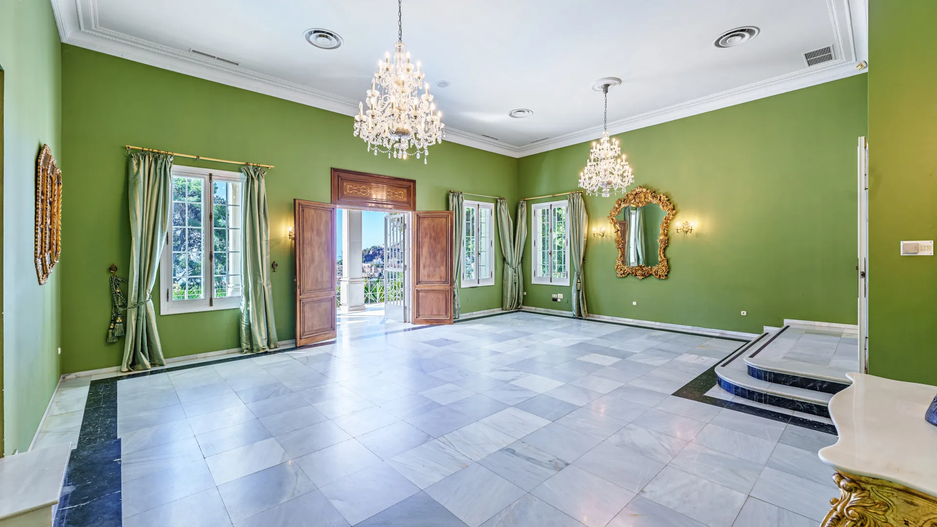 For sale El Limonar palace