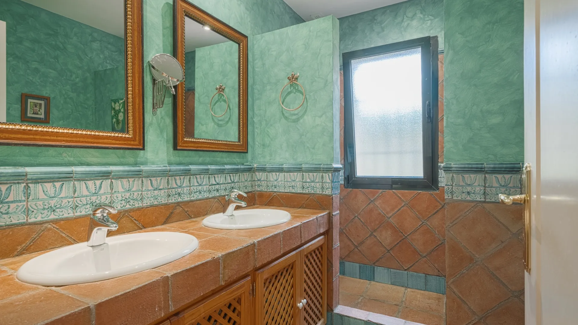 For sale villa with 5 bedrooms in Sotogrande