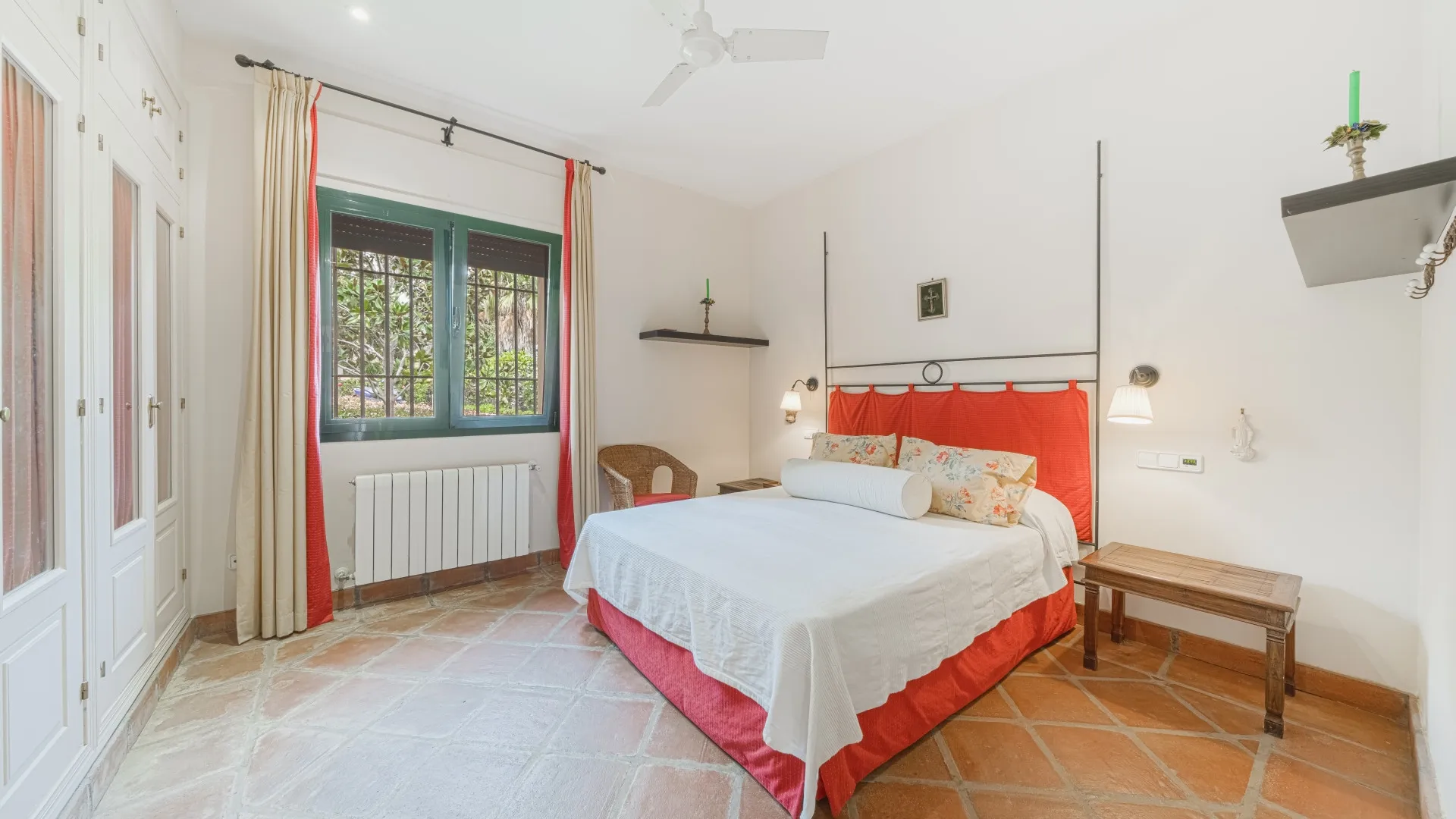 For sale villa with 5 bedrooms in Sotogrande