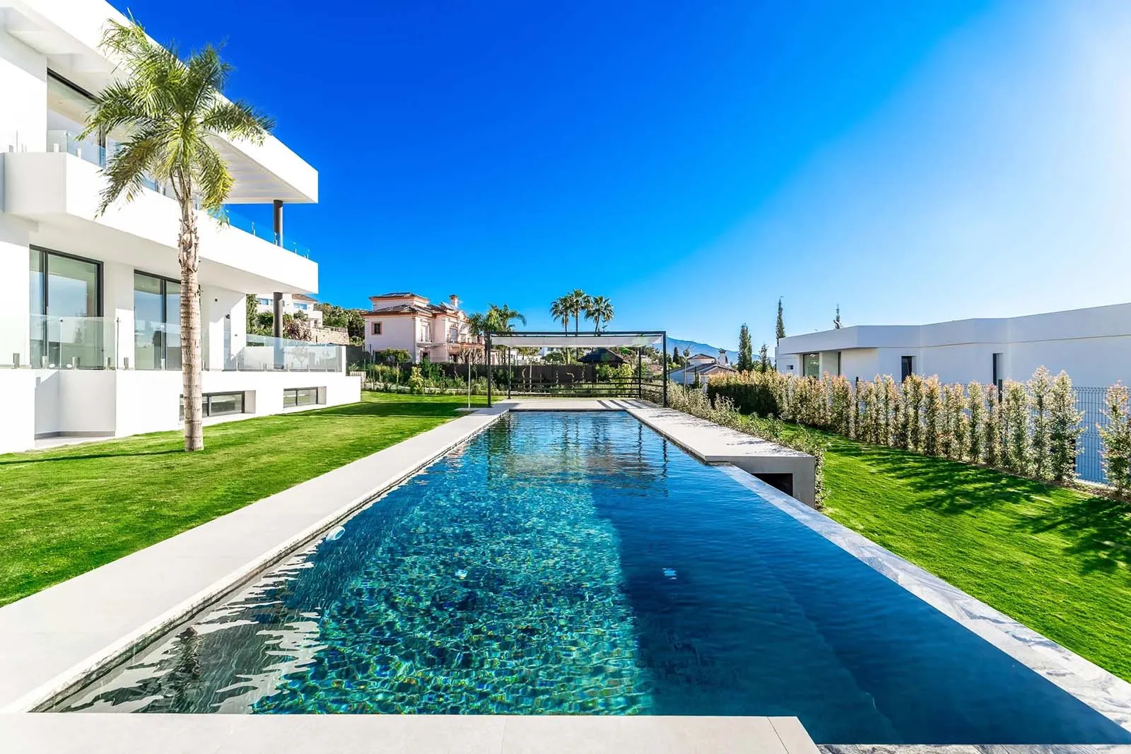 For sale villa in Paraiso Alto