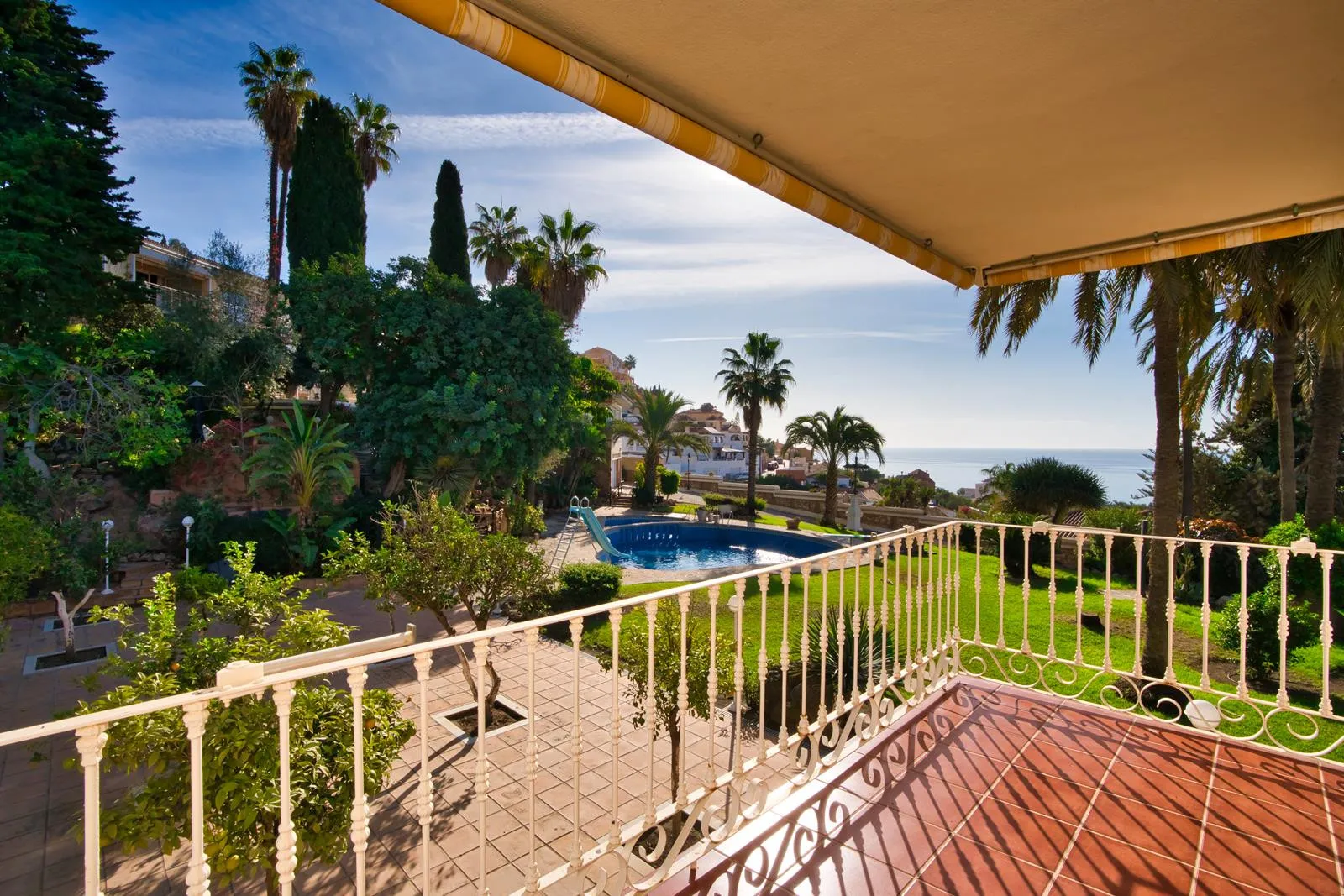 For sale villa with 9 bedrooms in Rincon de la Victoria