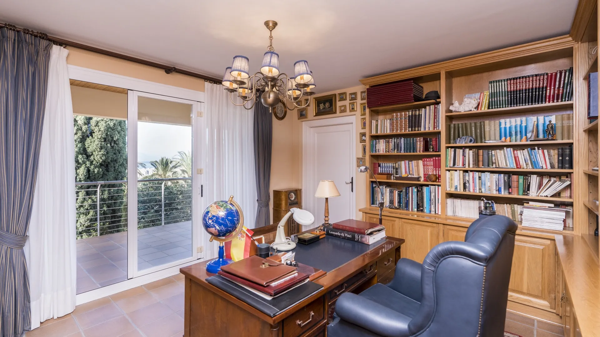 For sale villa with 9 bedrooms in Rincon de la Victoria