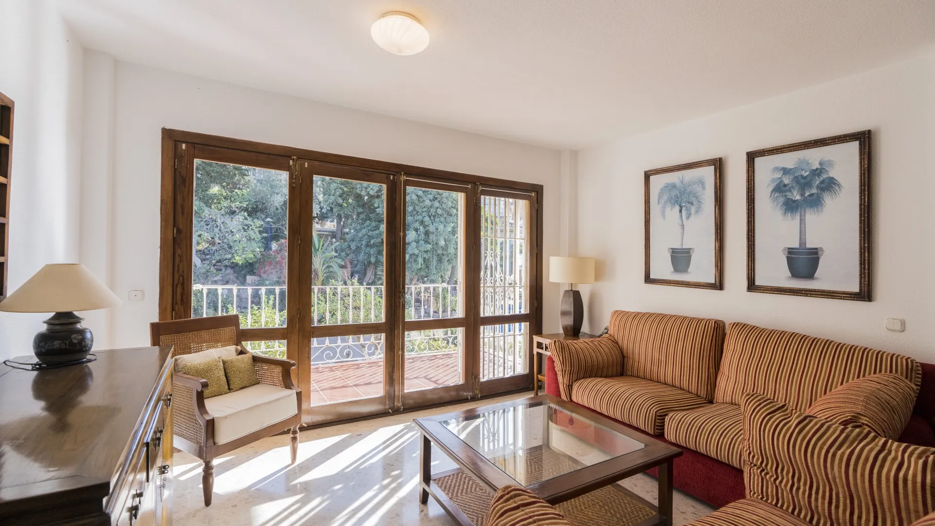 For sale villa with 9 bedrooms in Rincon de la Victoria