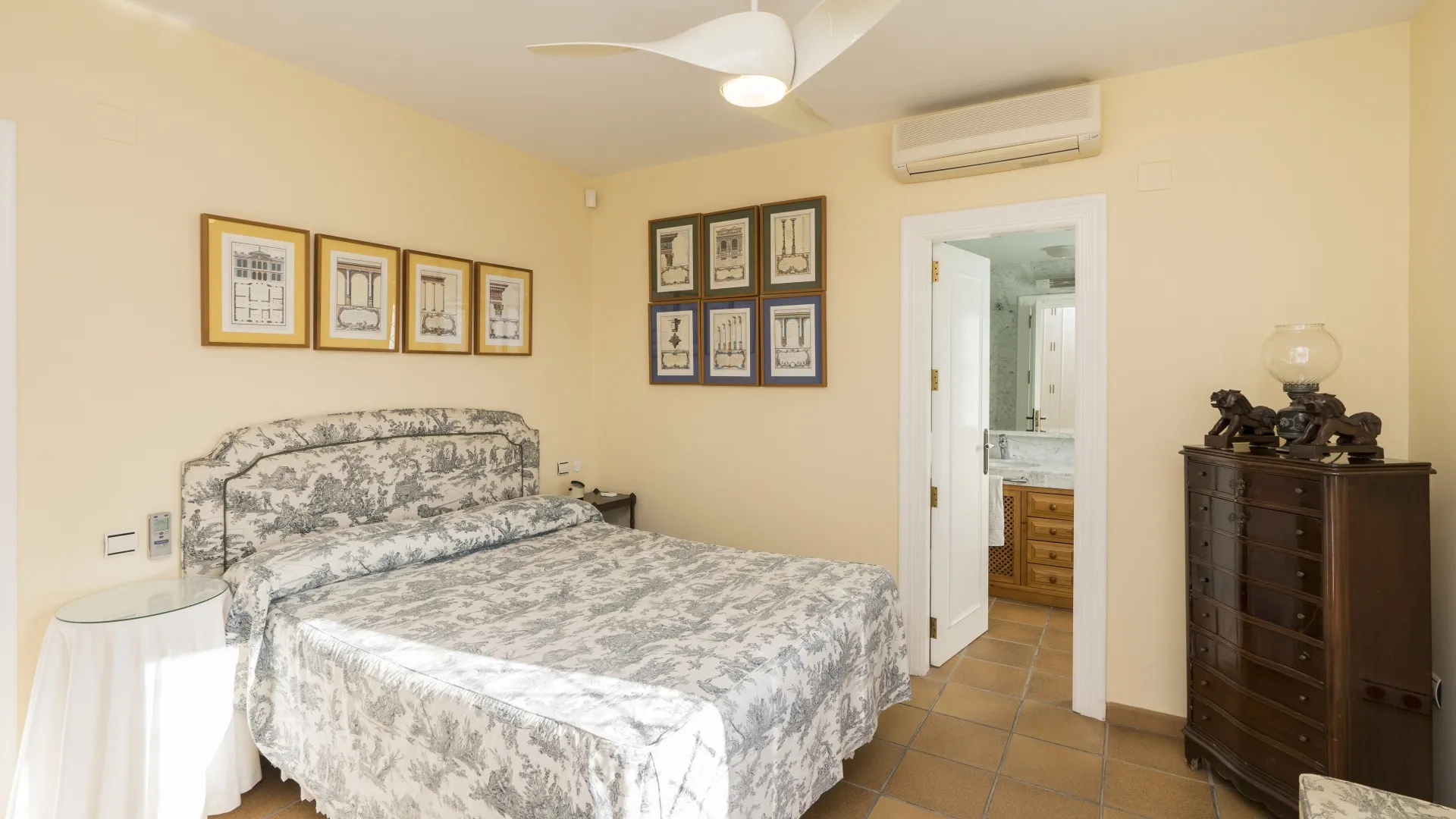 For sale villa with 9 bedrooms in Rincon de la Victoria