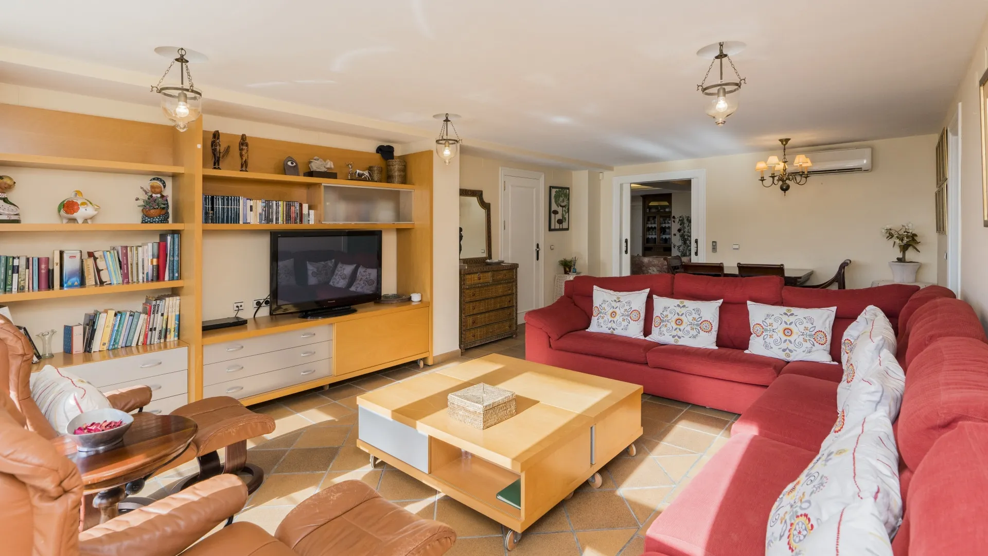 For sale villa with 9 bedrooms in Rincon de la Victoria