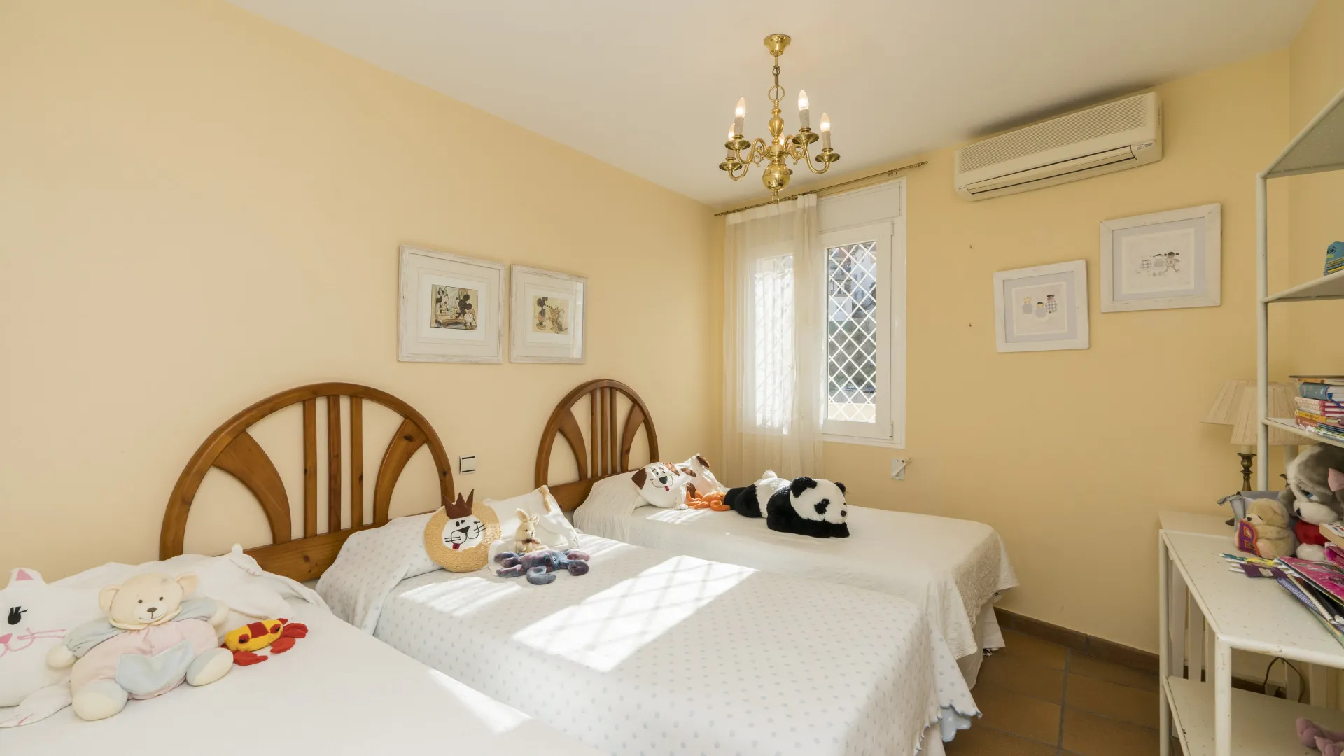 For sale villa with 9 bedrooms in Rincon de la Victoria