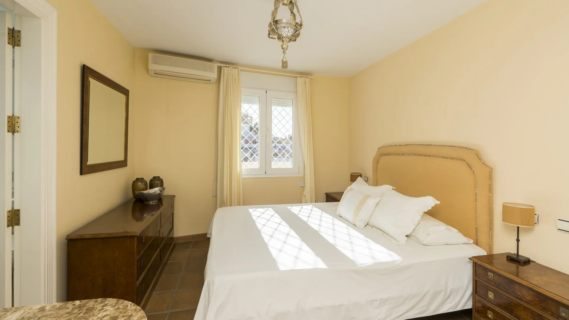 For sale villa with 9 bedrooms in Rincon de la Victoria