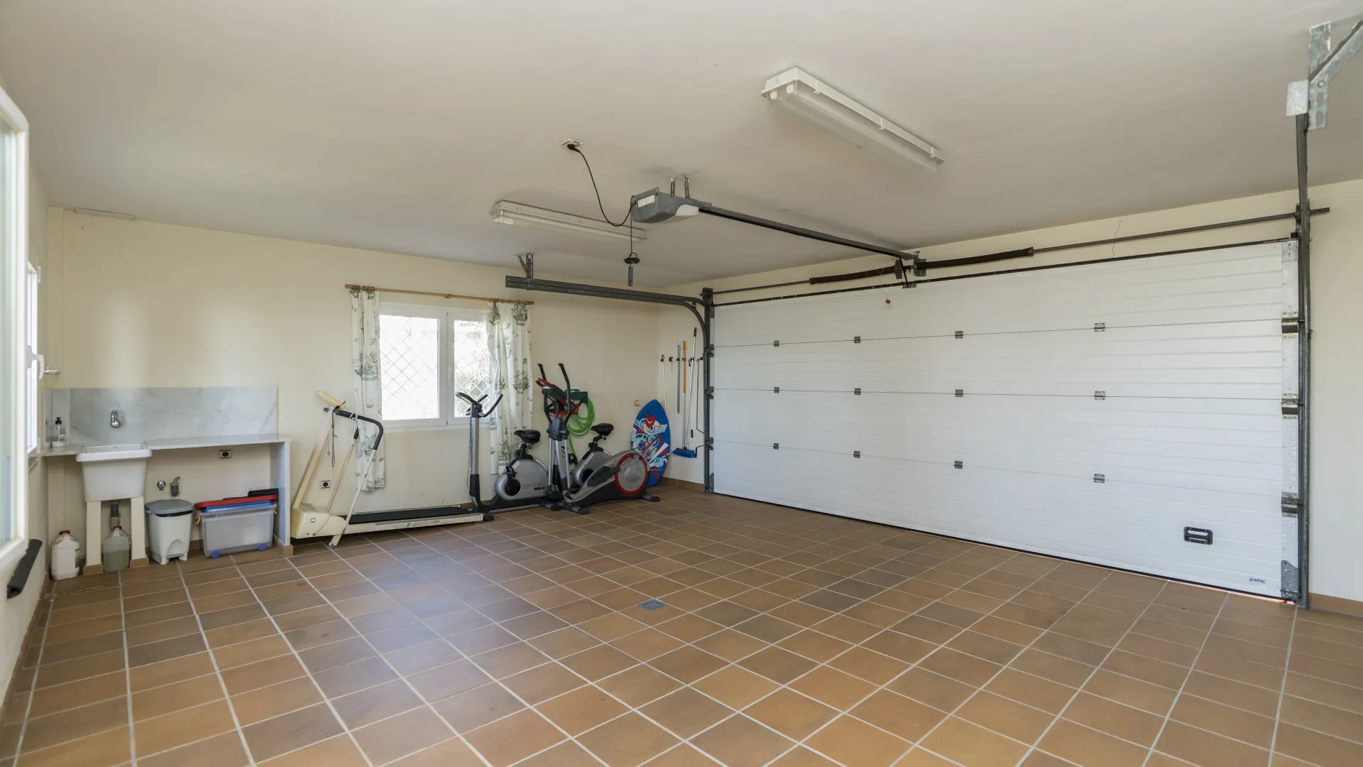 For sale villa with 9 bedrooms in Rincon de la Victoria