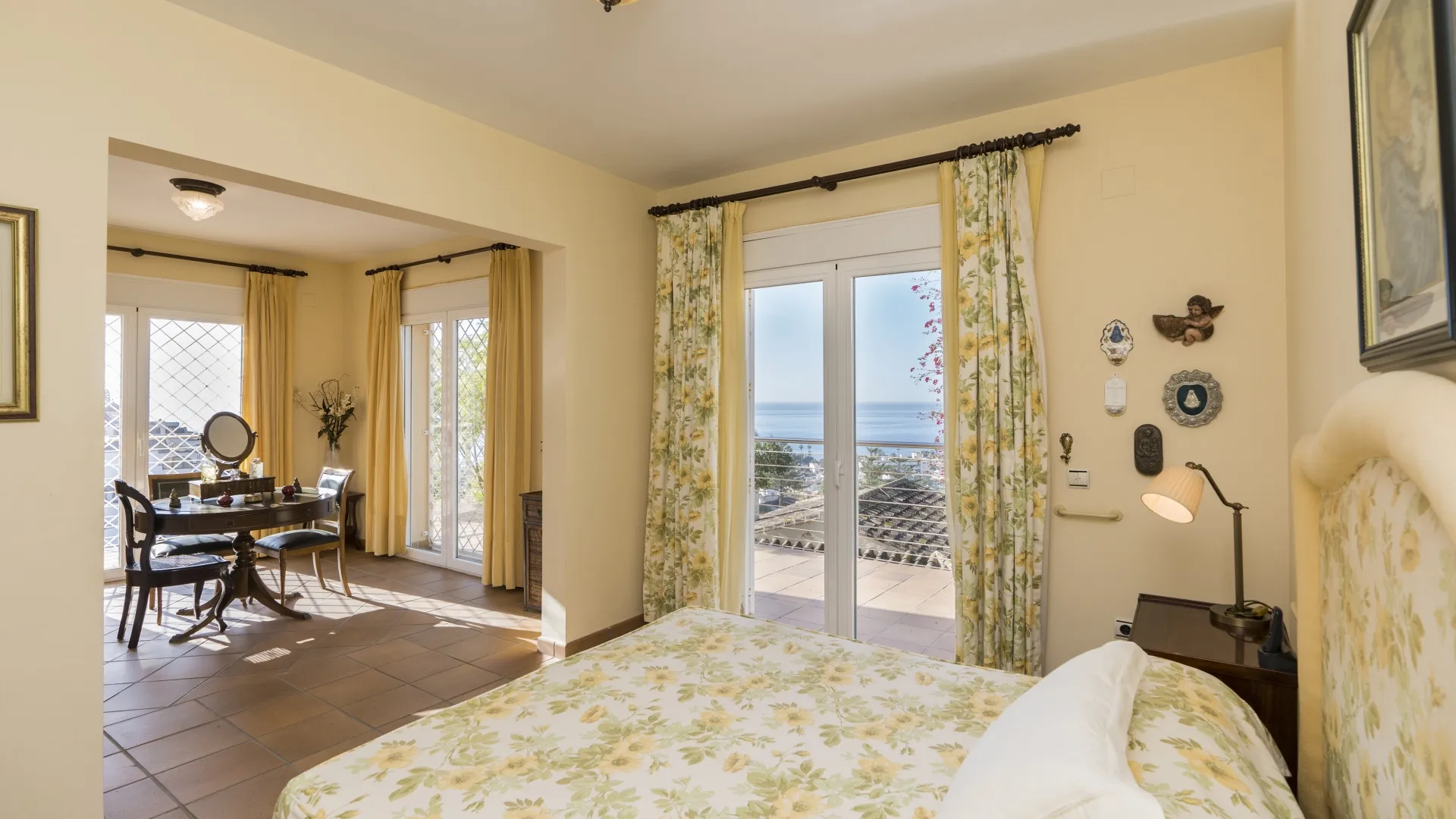 For sale villa with 9 bedrooms in Rincon de la Victoria