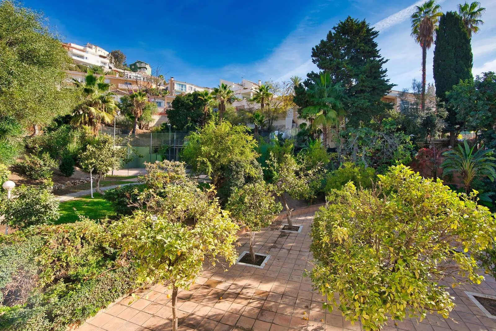 For sale villa with 9 bedrooms in Rincon de la Victoria