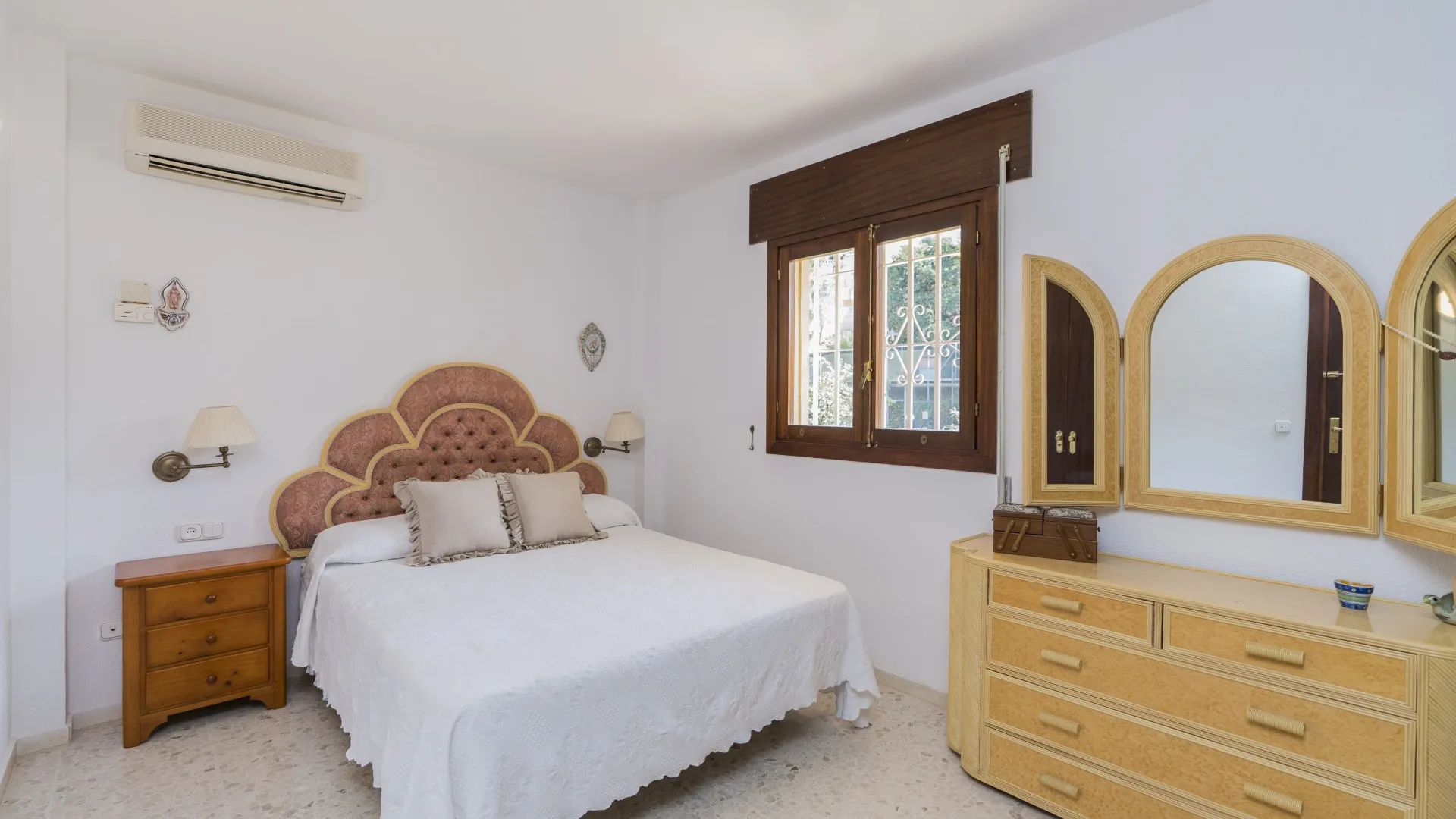 For sale villa with 9 bedrooms in Rincon de la Victoria