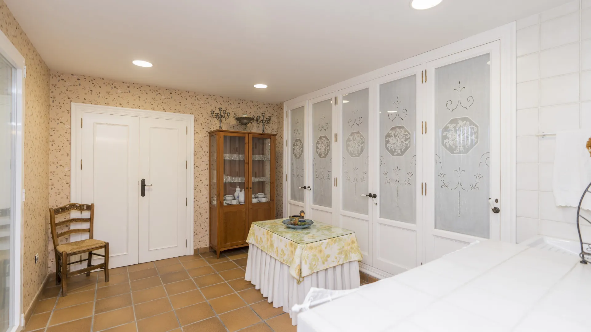 For sale villa with 9 bedrooms in Rincon de la Victoria