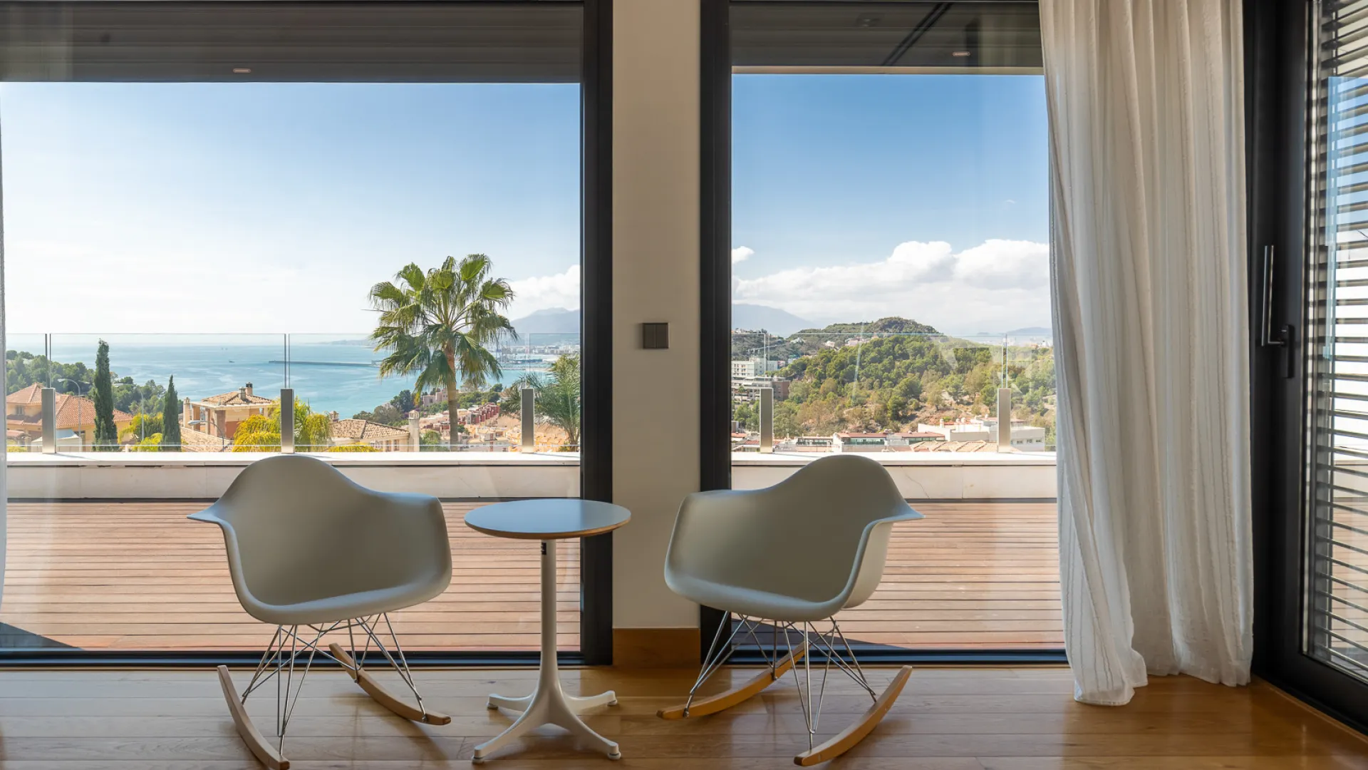 Villa con 8 dormitorios en venta en Malaga - Este