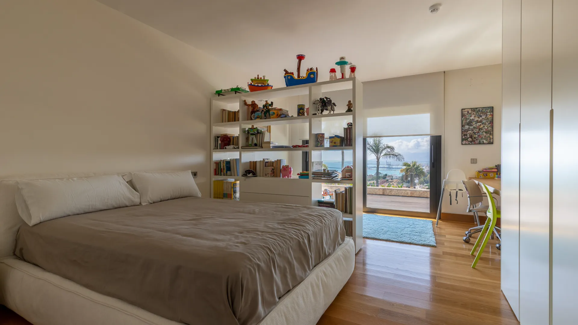 Villa con 8 dormitorios en venta en Malaga - Este