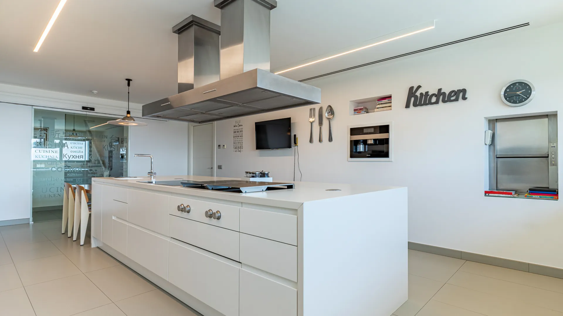 Villa con 8 dormitorios en venta en Malaga - Este