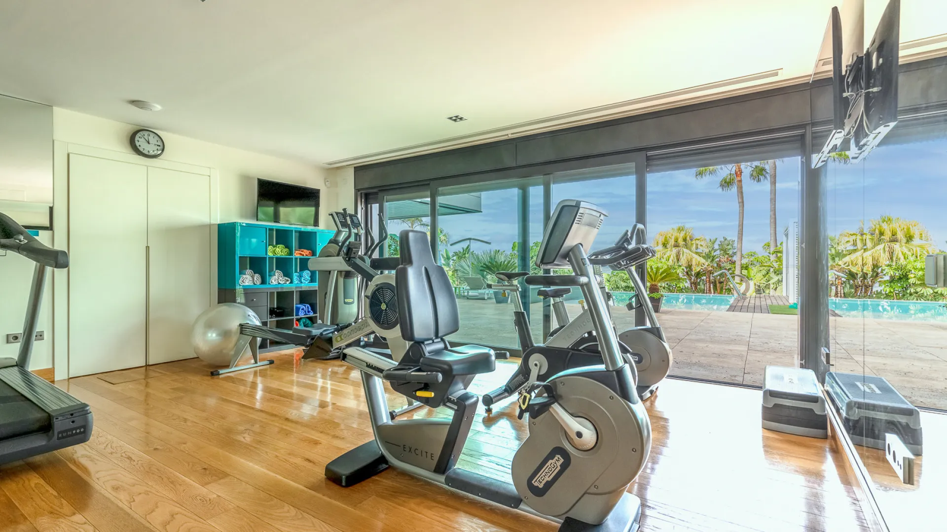 Villa con 8 dormitorios en venta en Malaga - Este