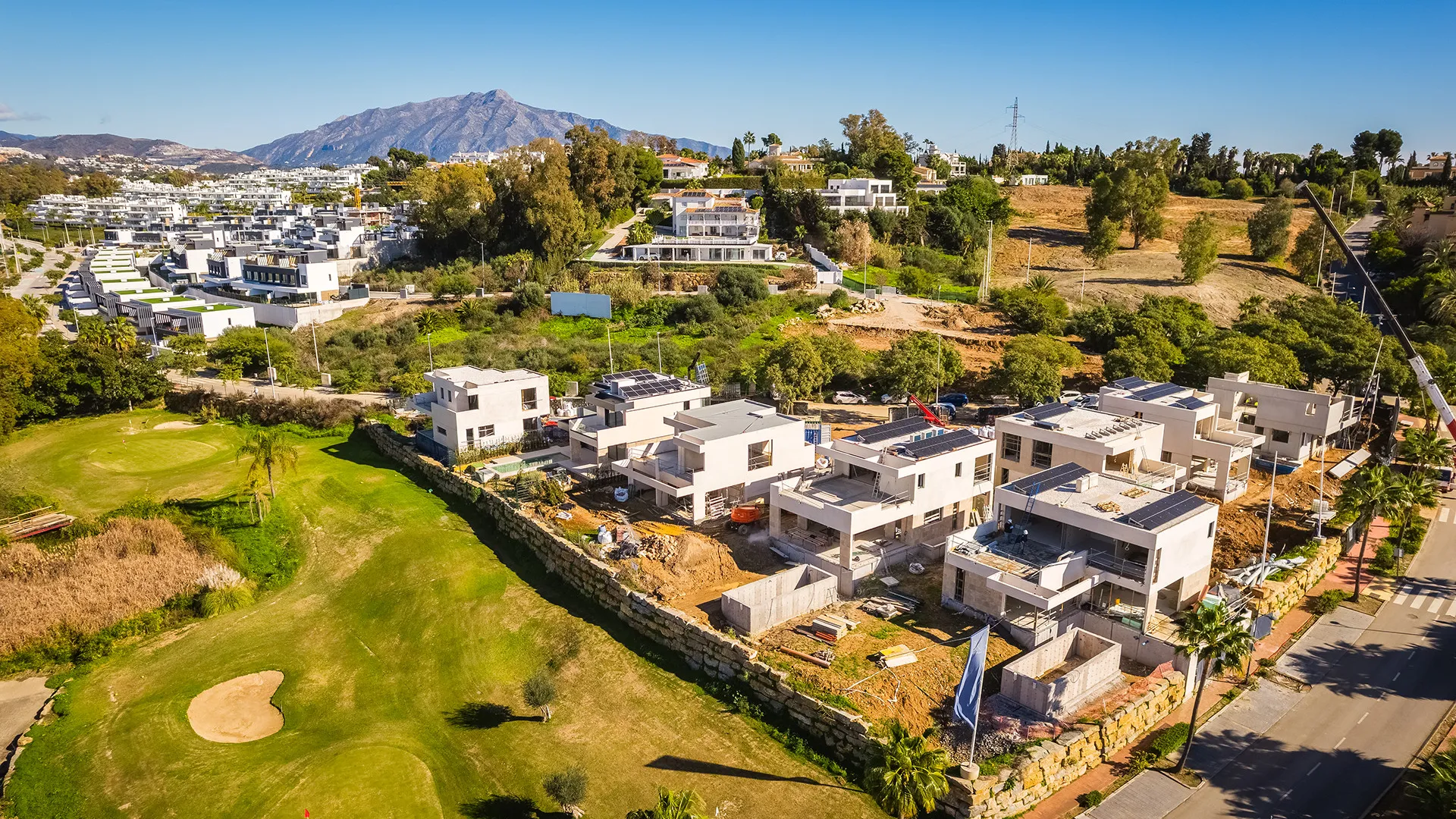 For sale New Golden Mile villa with 4 bedrooms