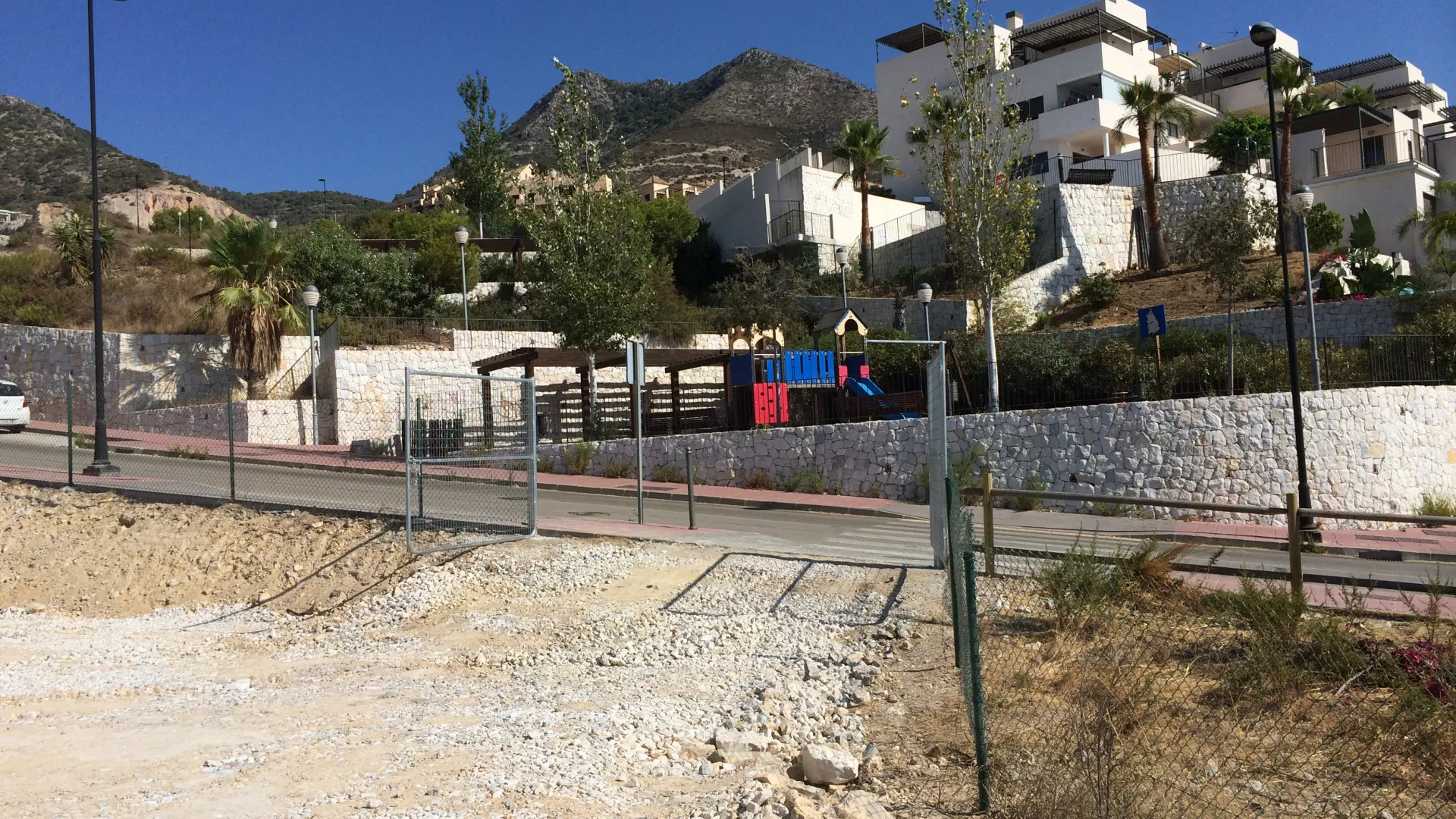 Se vende parcela en Benalmadena