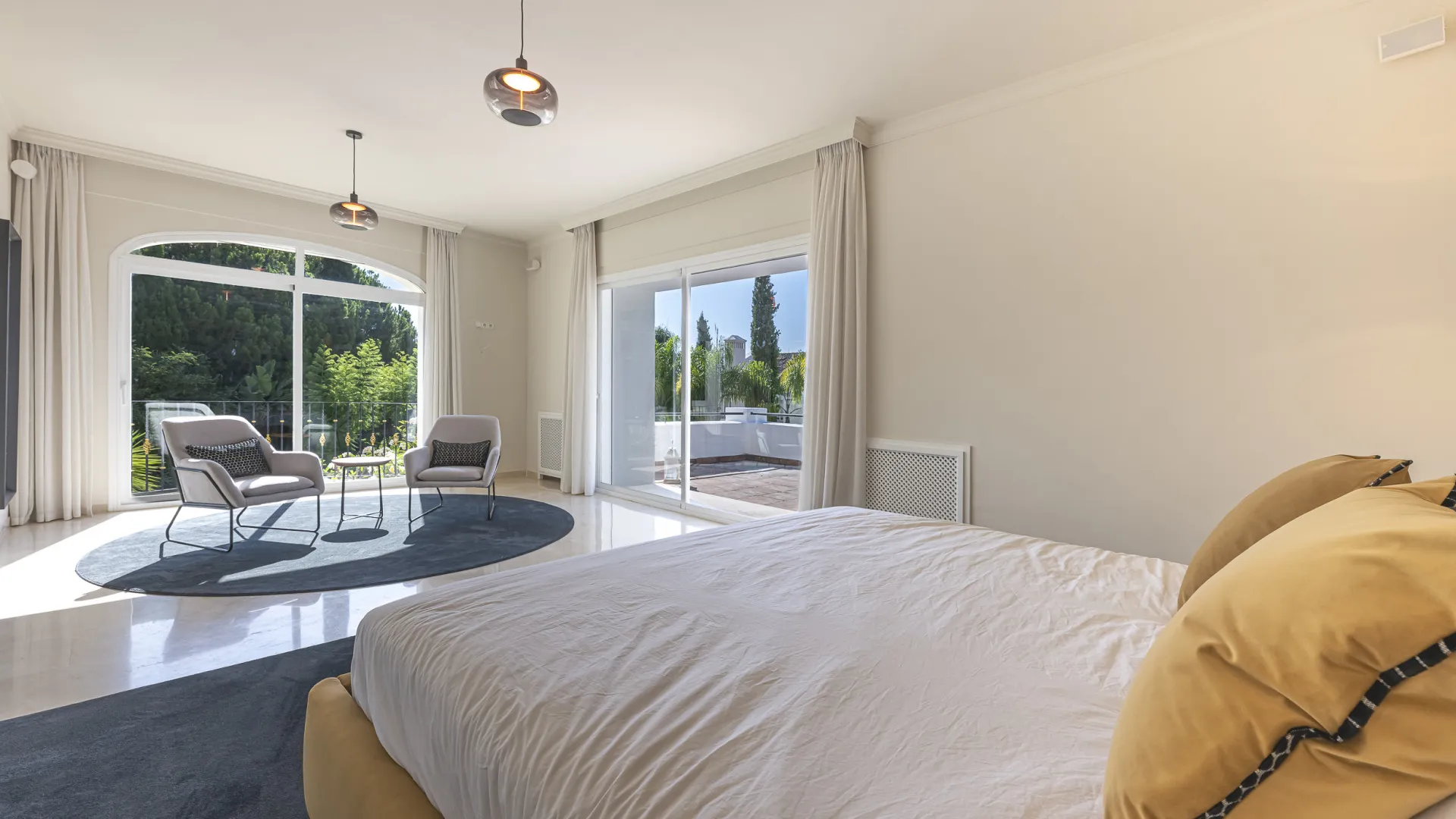 Buy villa in La Reserva de la Quinta