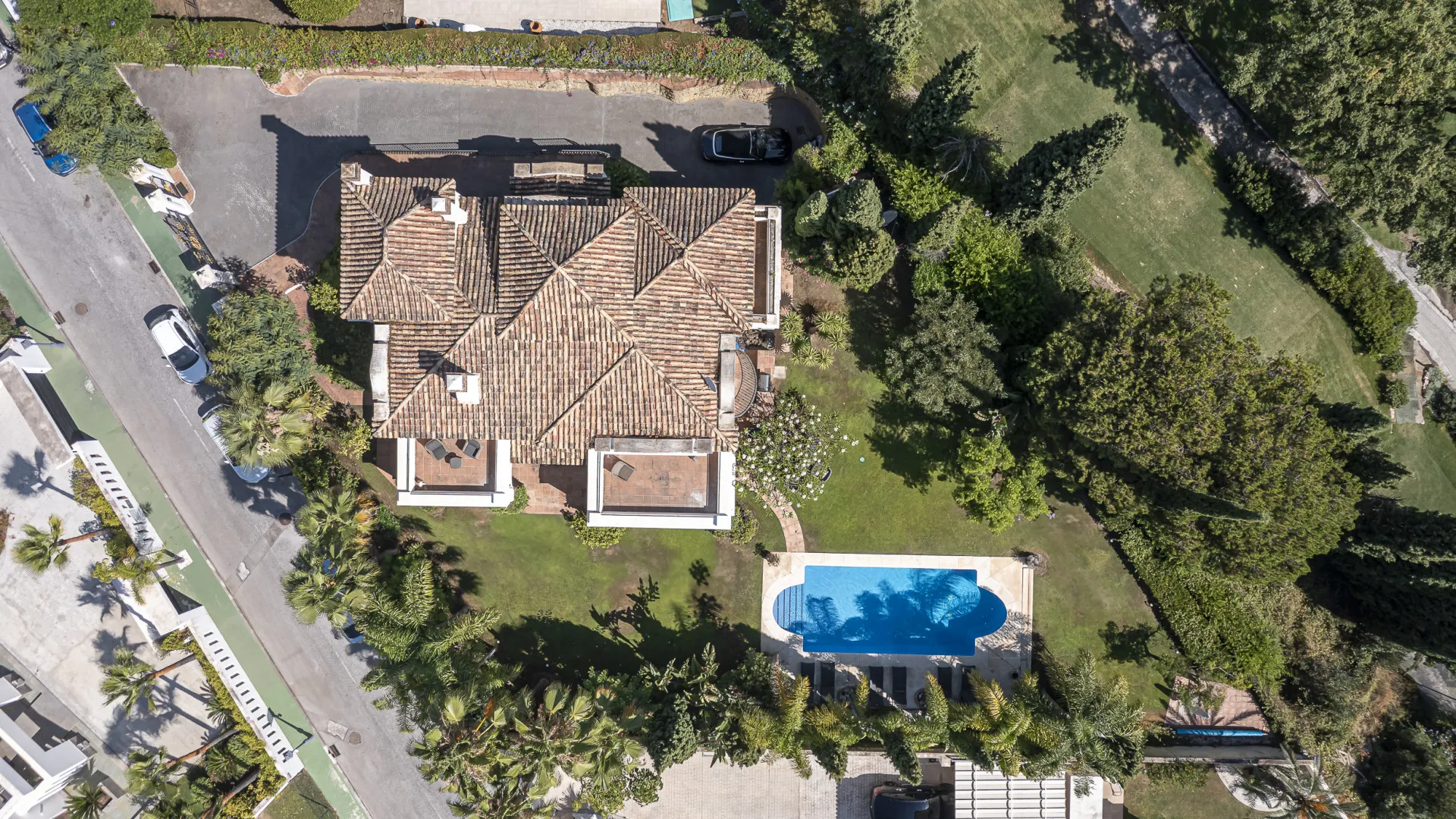 Buy villa in La Reserva de la Quinta