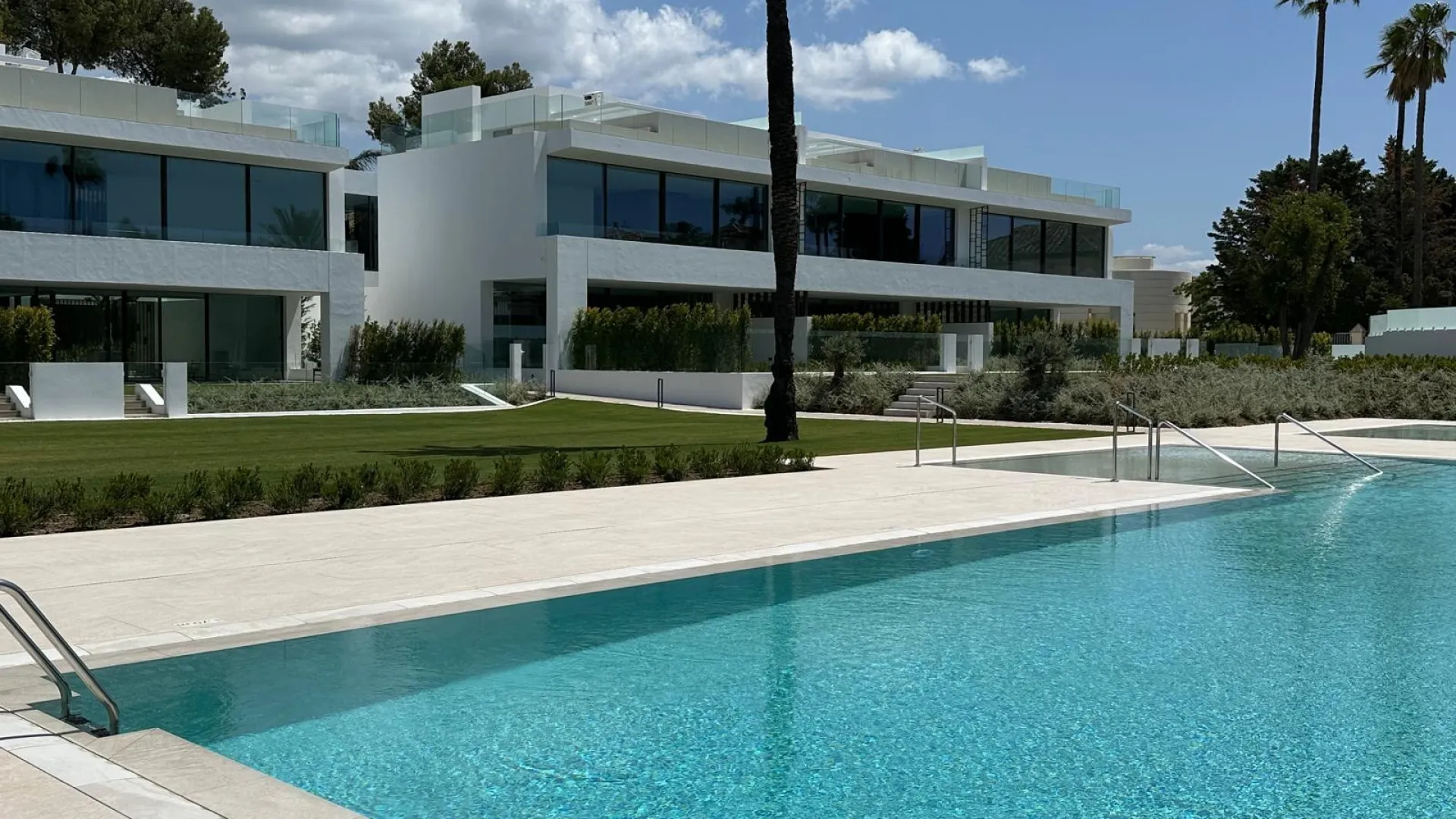 Semi detached villa in Atalaya de Rio Verde for sale