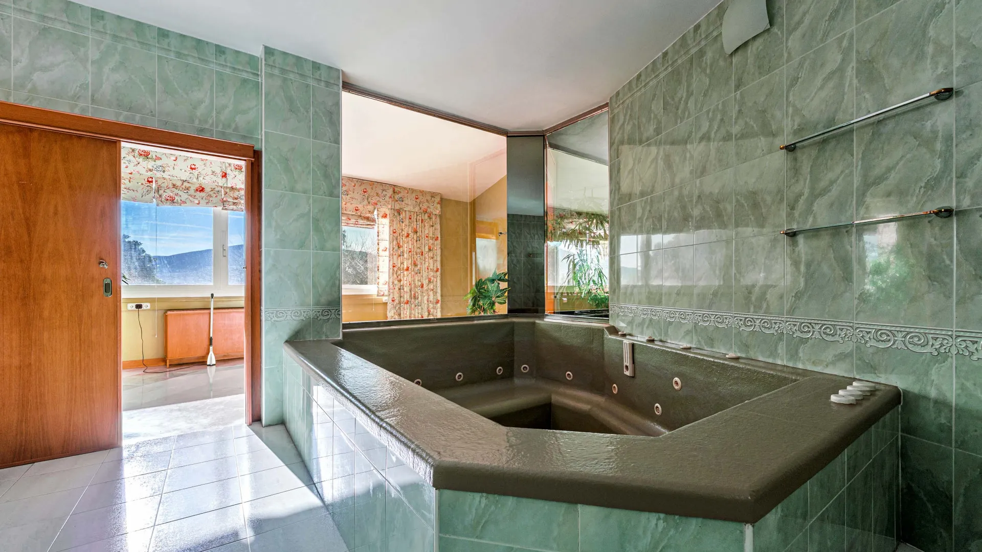 Estate with 10 bedrooms for sale in Alhaurin de la Torre