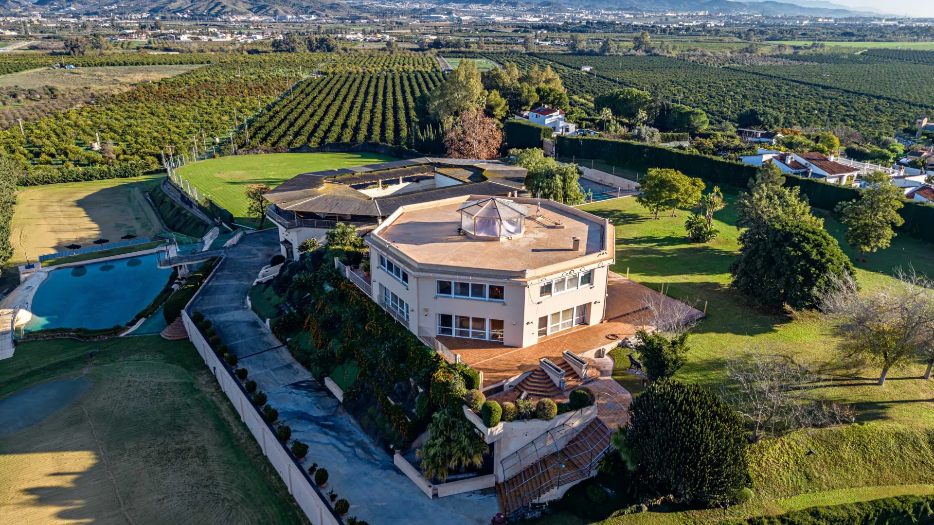 Estate with 10 bedrooms for sale in Alhaurin de la Torre