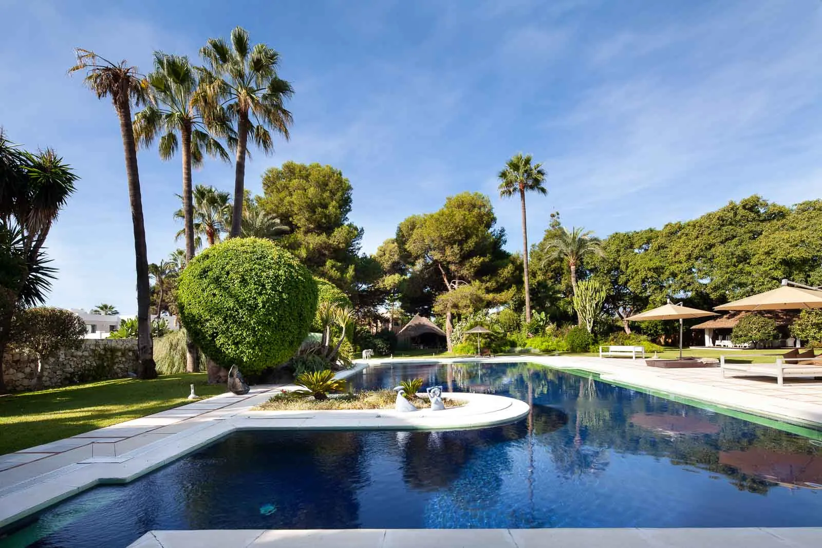 Buy Paraiso Barronal 10 bedrooms villa