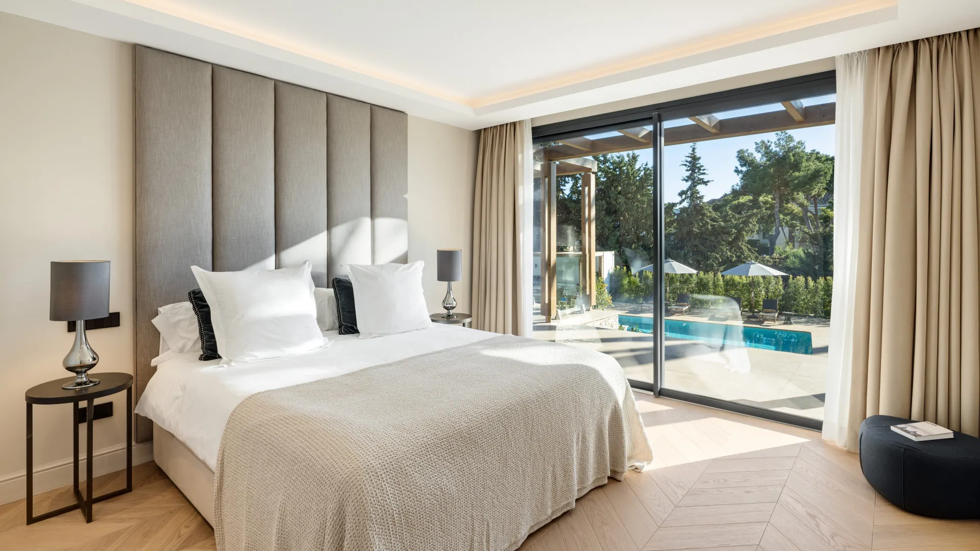 For sale villa in Cumbres de Elviria