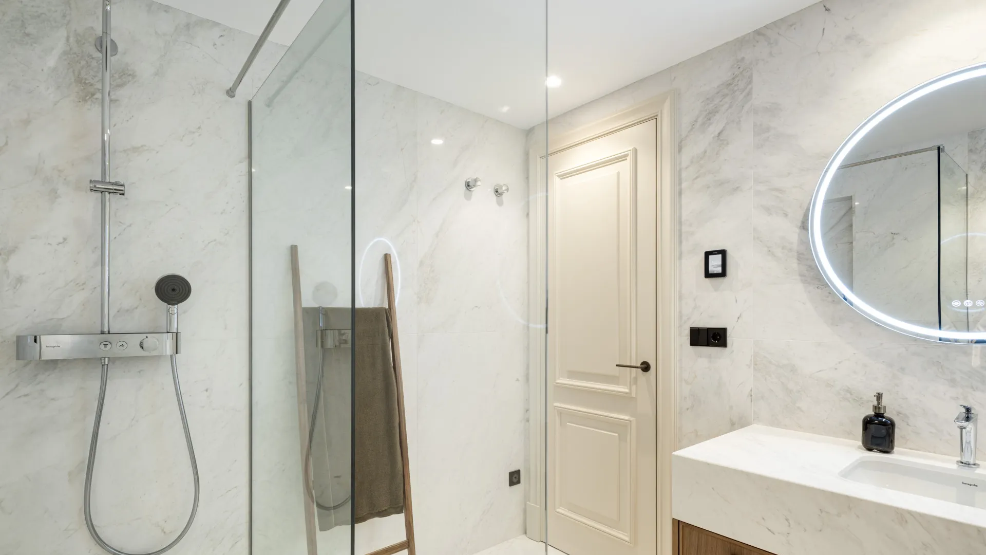 For sale villa in Cumbres de Elviria