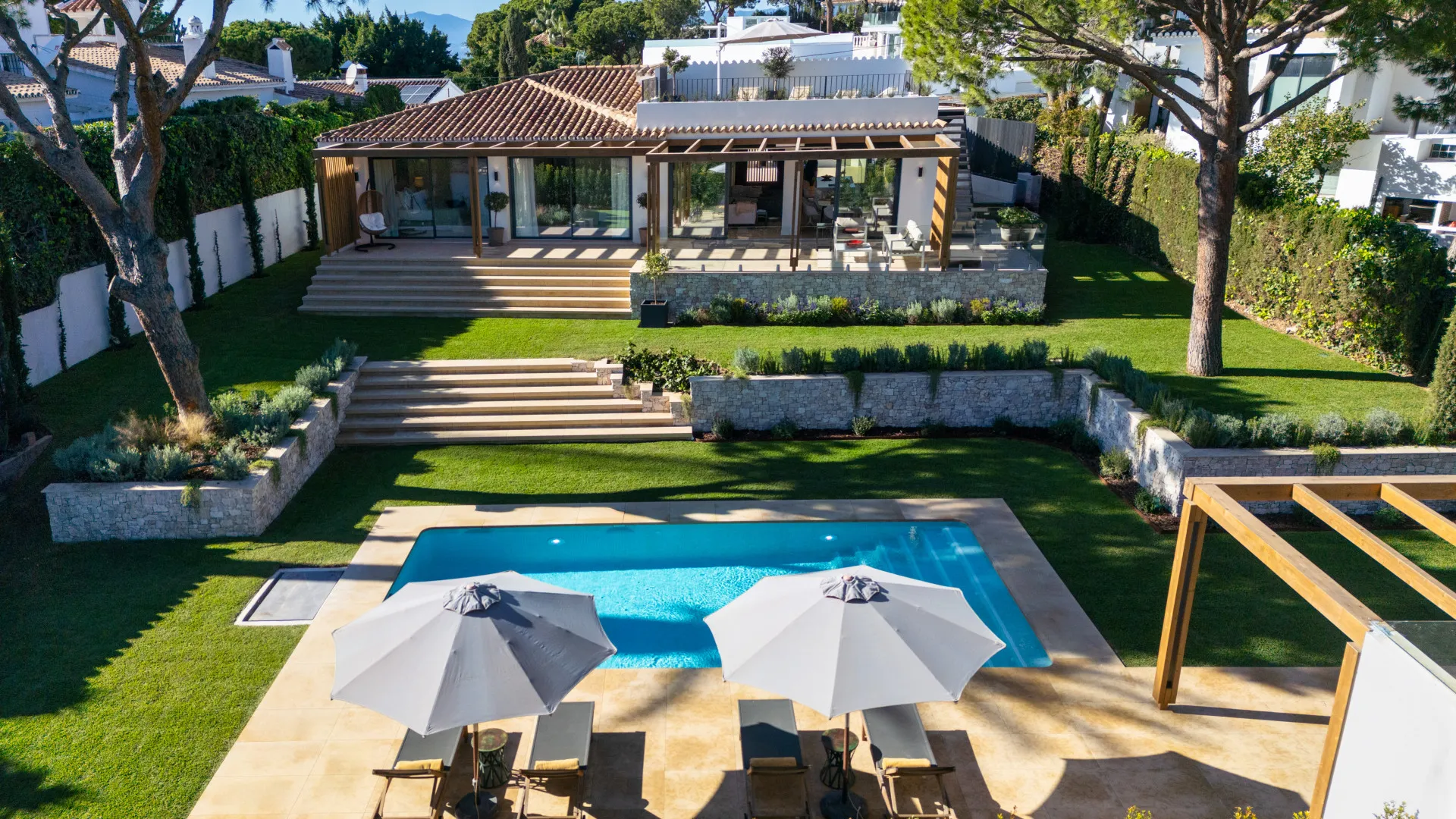 For sale villa in Cumbres de Elviria