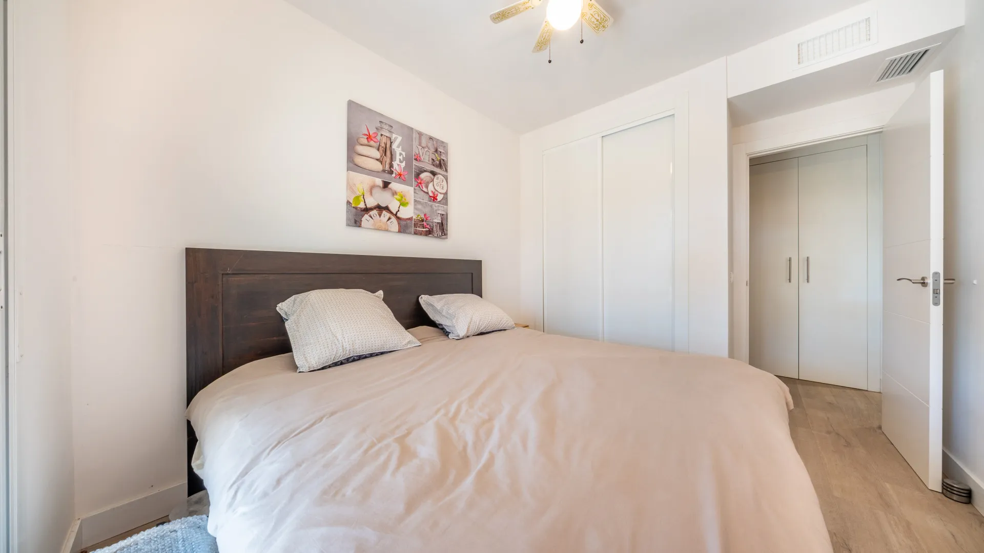 Ground floor apartment with 2 bedrooms for sale in Lorcrimar