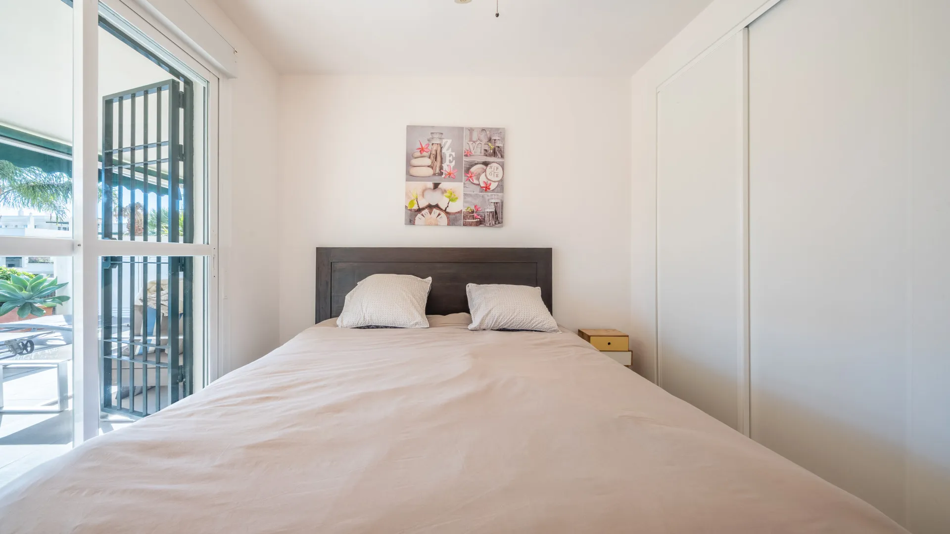 Ground floor apartment with 2 bedrooms for sale in Lorcrimar