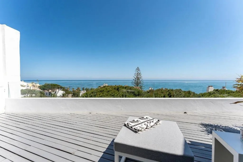 Calahonda Playa, atico duplex en venta con 2 dormitorios