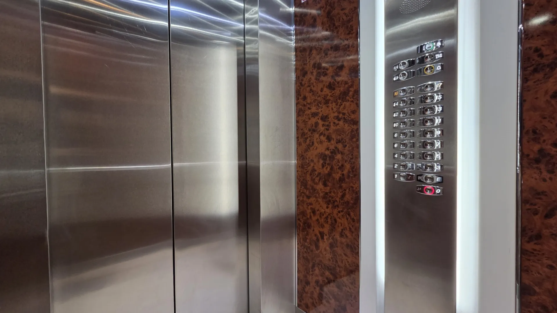 Don Carlos studio for sale