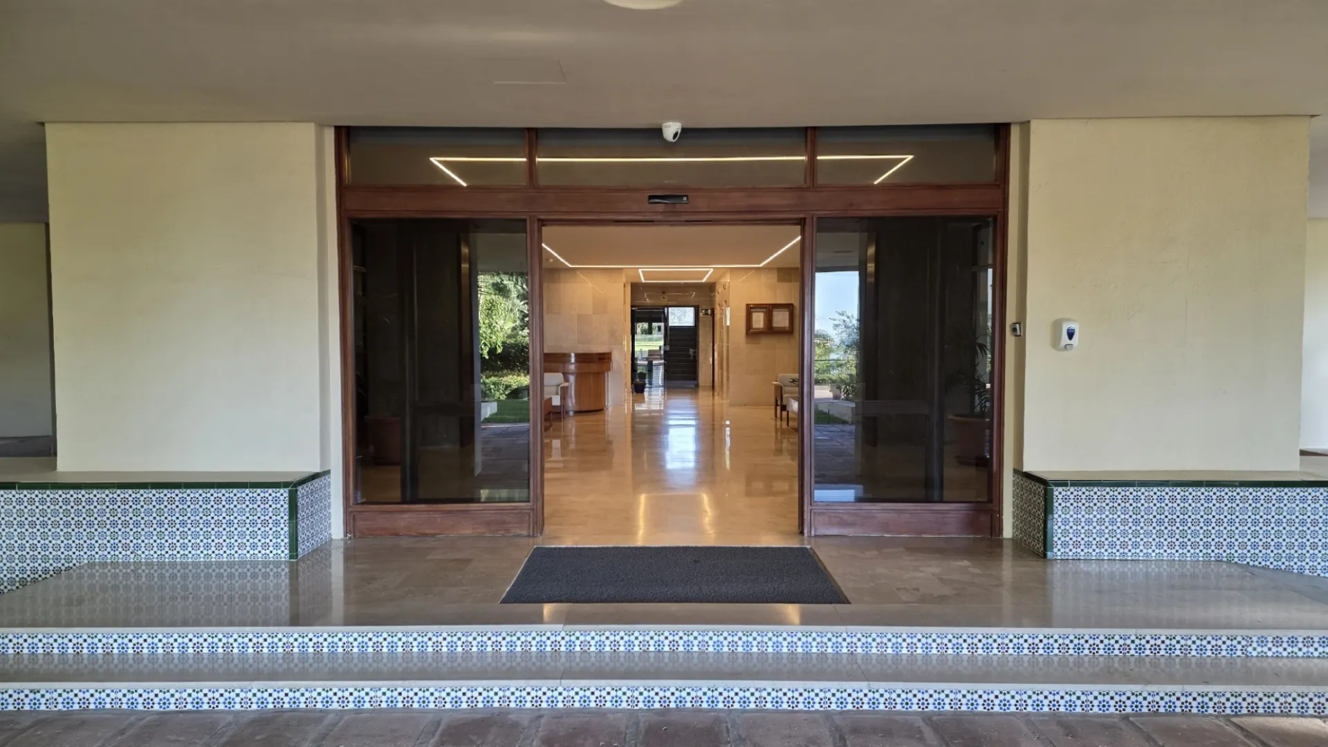 Don Carlos studio for sale