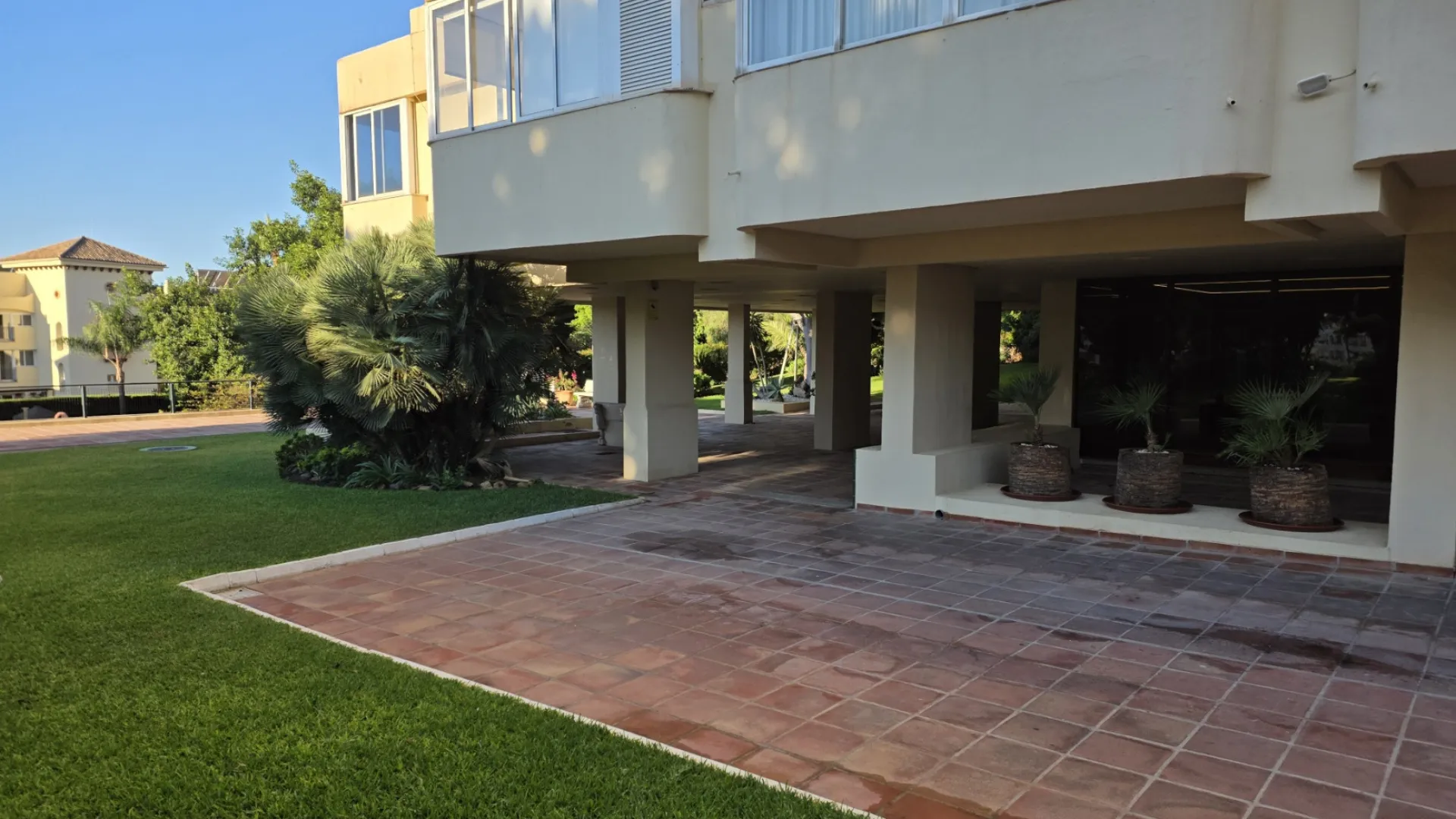 Don Carlos studio for sale