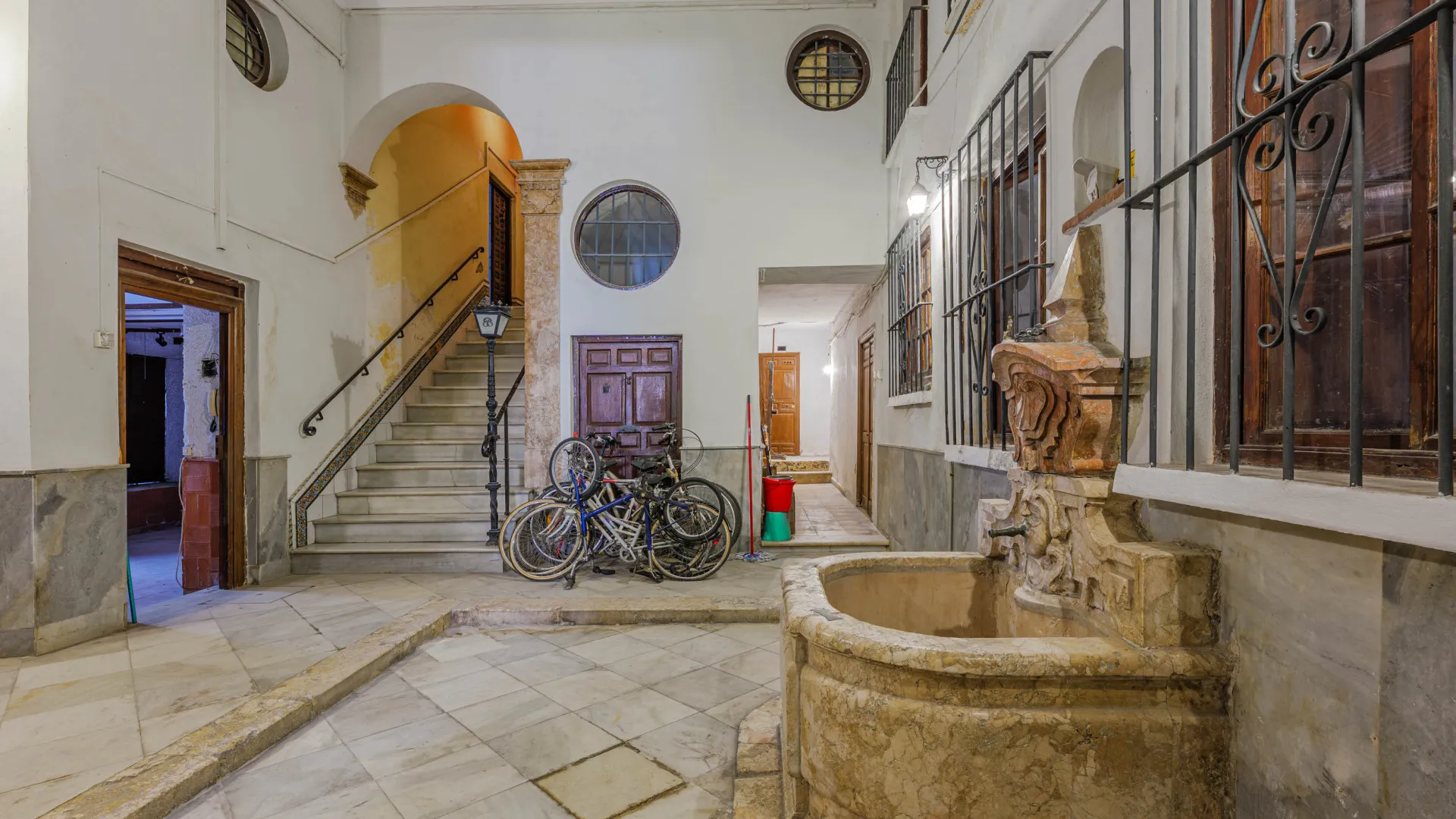 For sale unique building in Centro Histórico