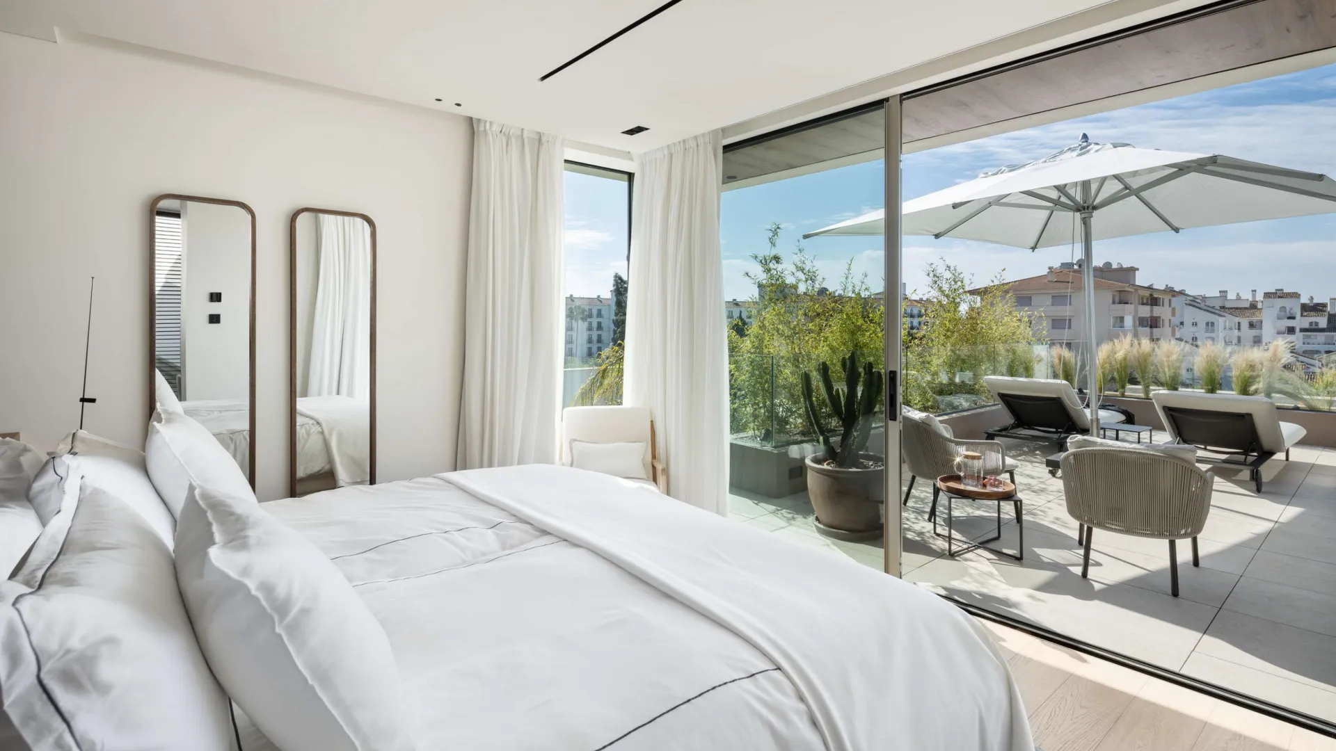 Nueva Andalucia, villa de 5 dormitorios en venta