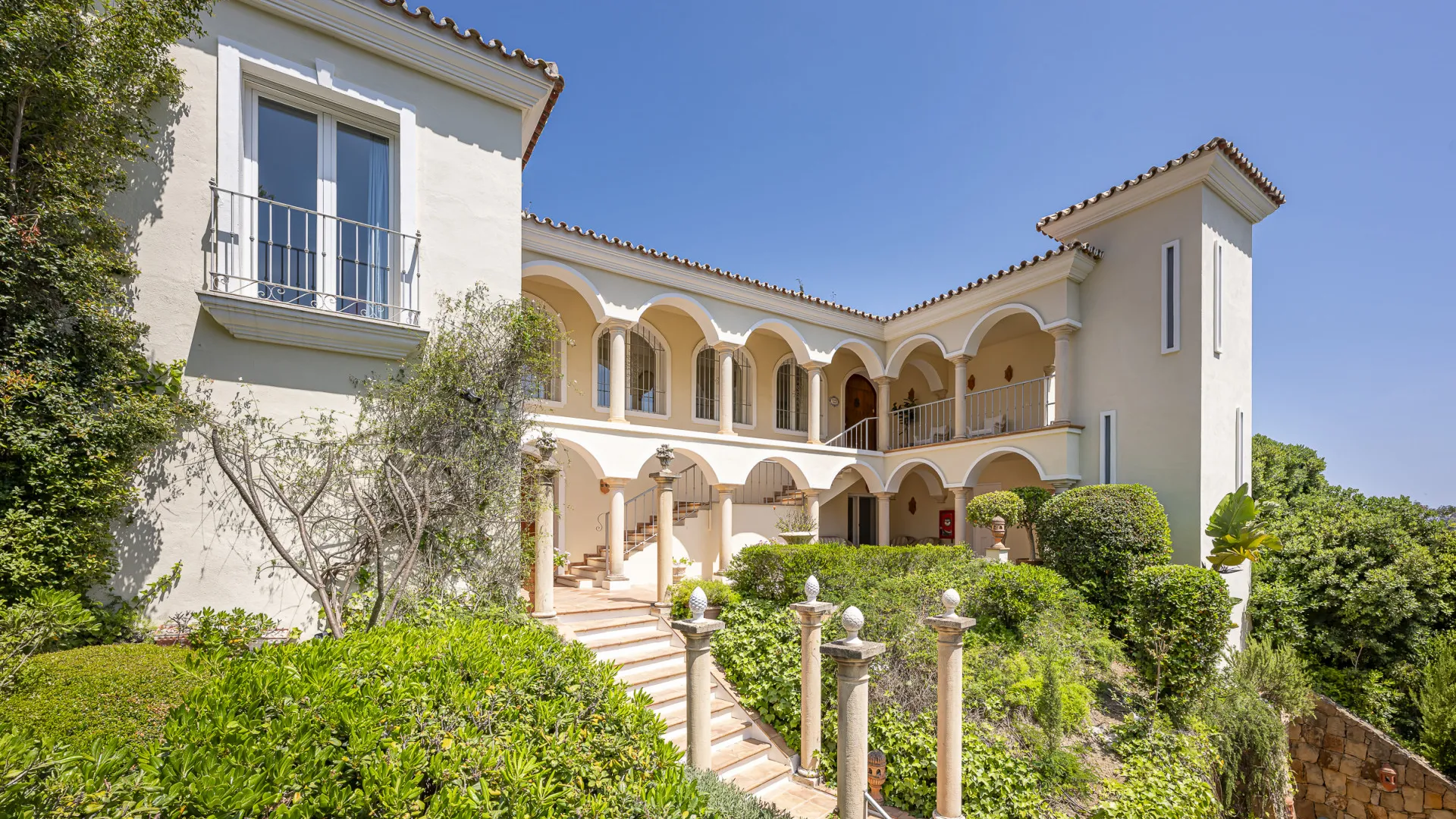 El Herrojo 6 bedrooms villa for sale