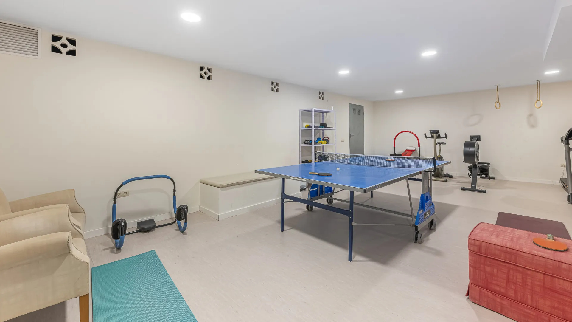 El Herrojo 6 bedrooms villa for sale