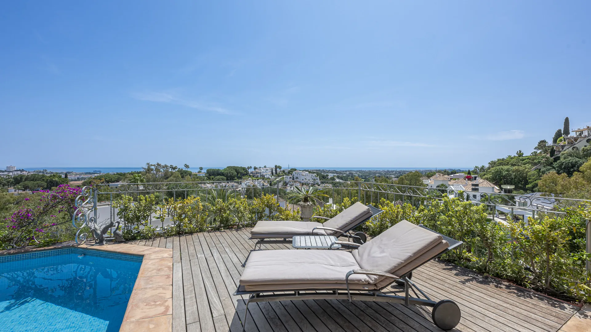 El Herrojo 6 bedrooms villa for sale