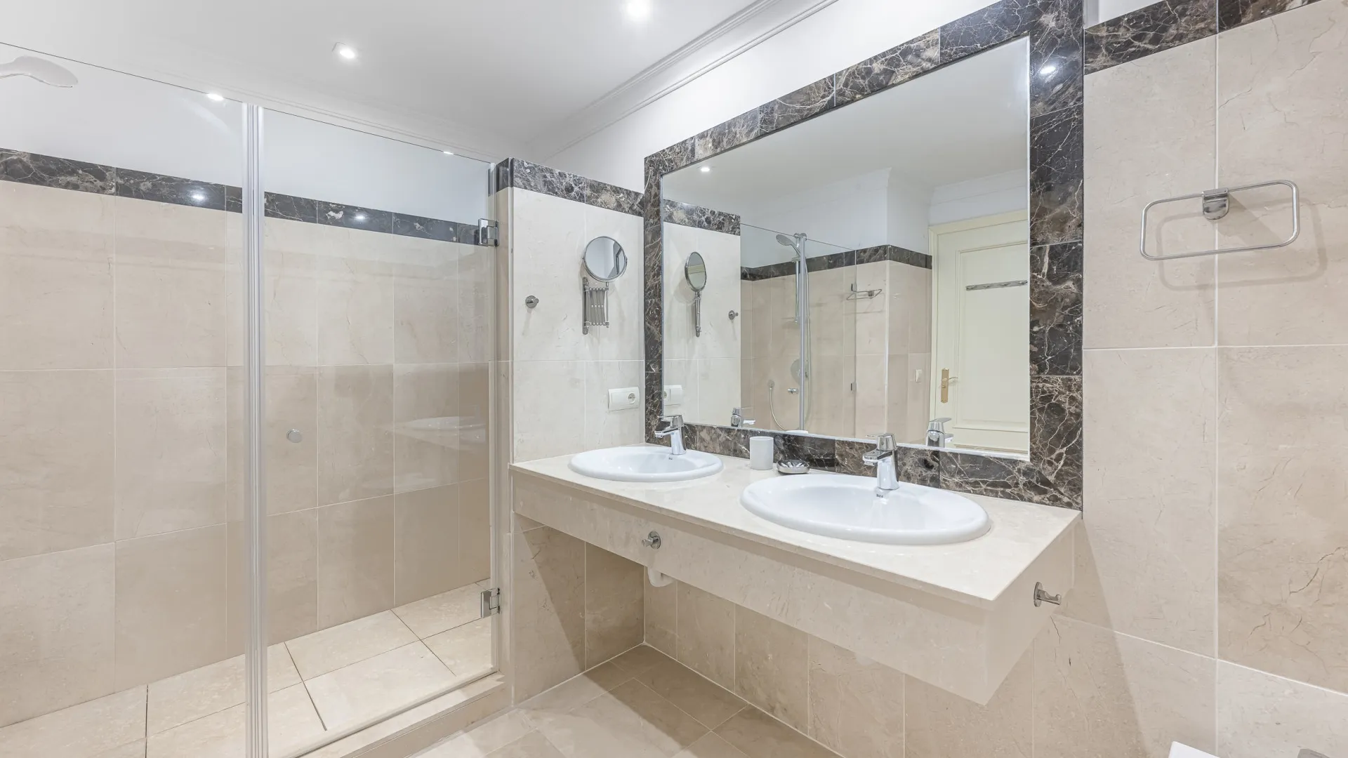 El Herrojo 6 bedrooms villa for sale