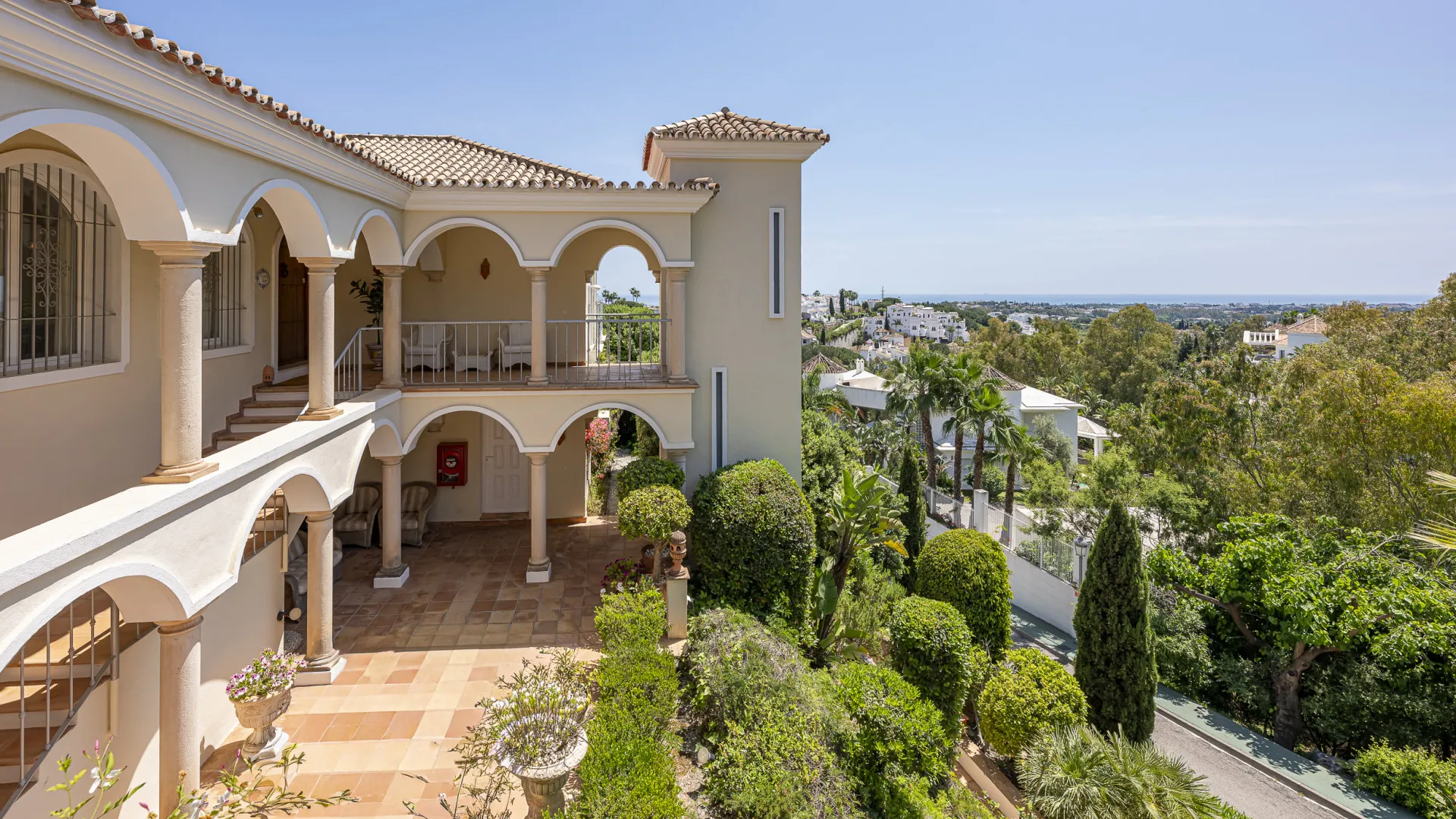 El Herrojo 6 bedrooms villa for sale