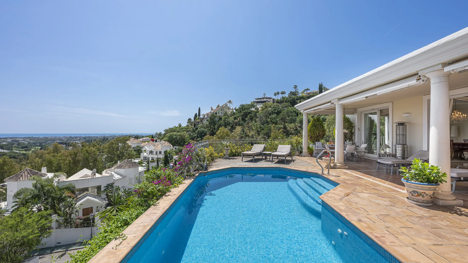 El Herrojo 6 bedrooms villa for sale