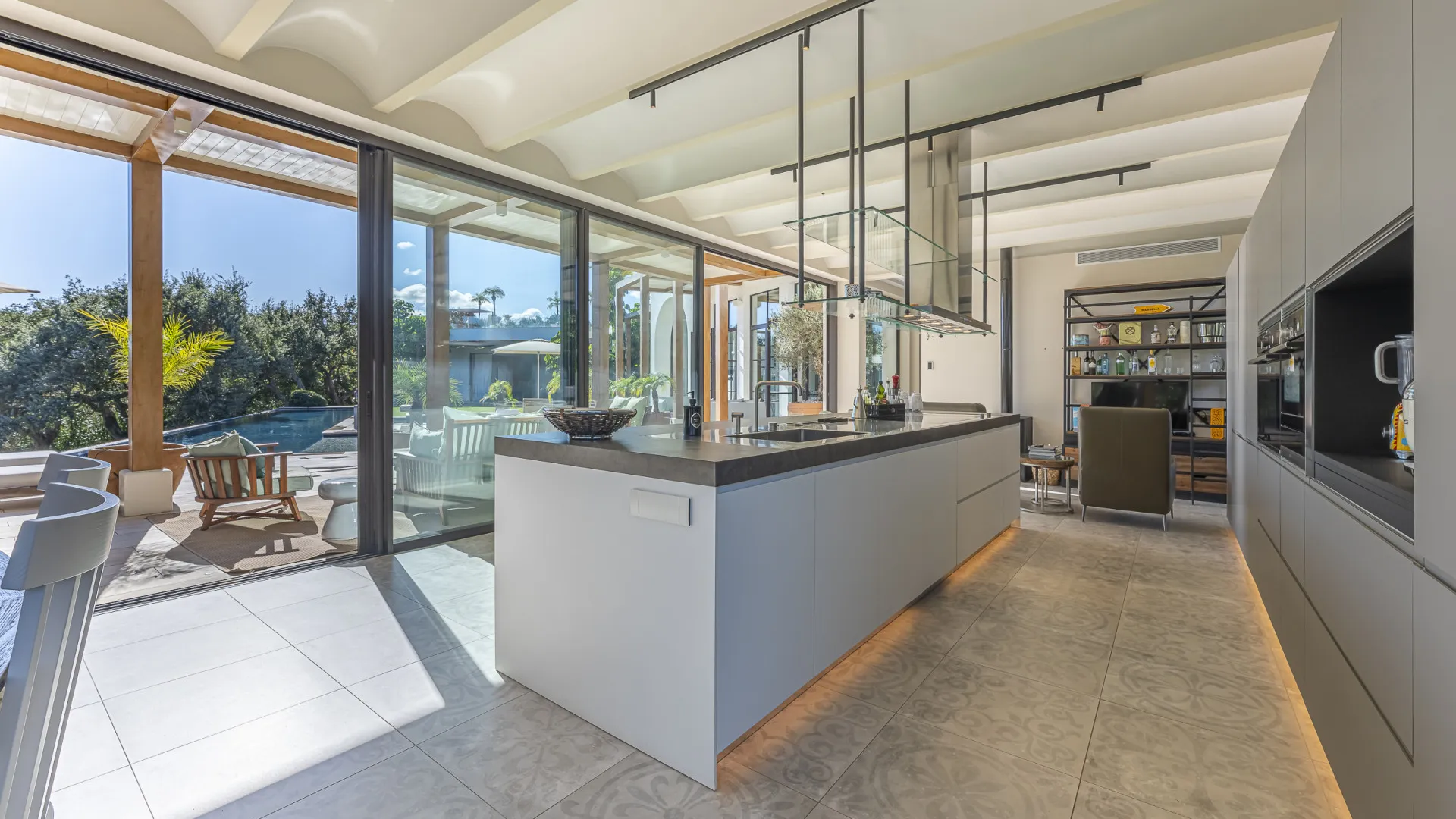 For sale villa with 6 bedrooms in Sotogrande