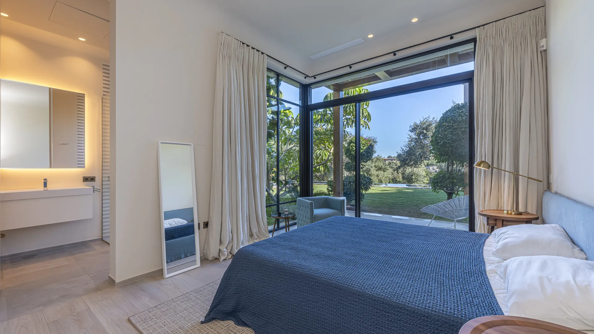 For sale villa with 6 bedrooms in Sotogrande