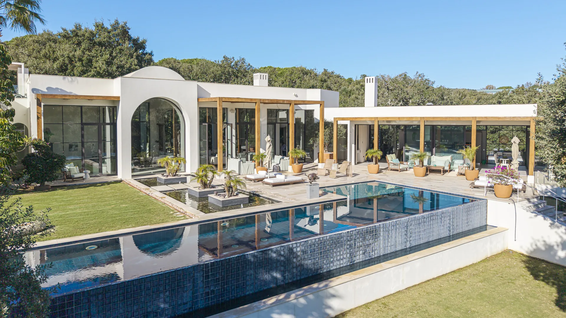 For sale villa with 6 bedrooms in Sotogrande