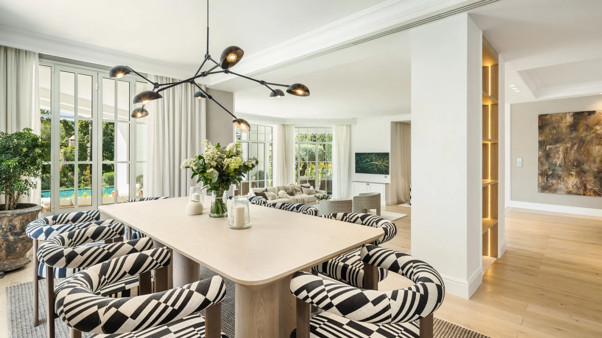 Buy villa in Las Brisas with 5 bedrooms